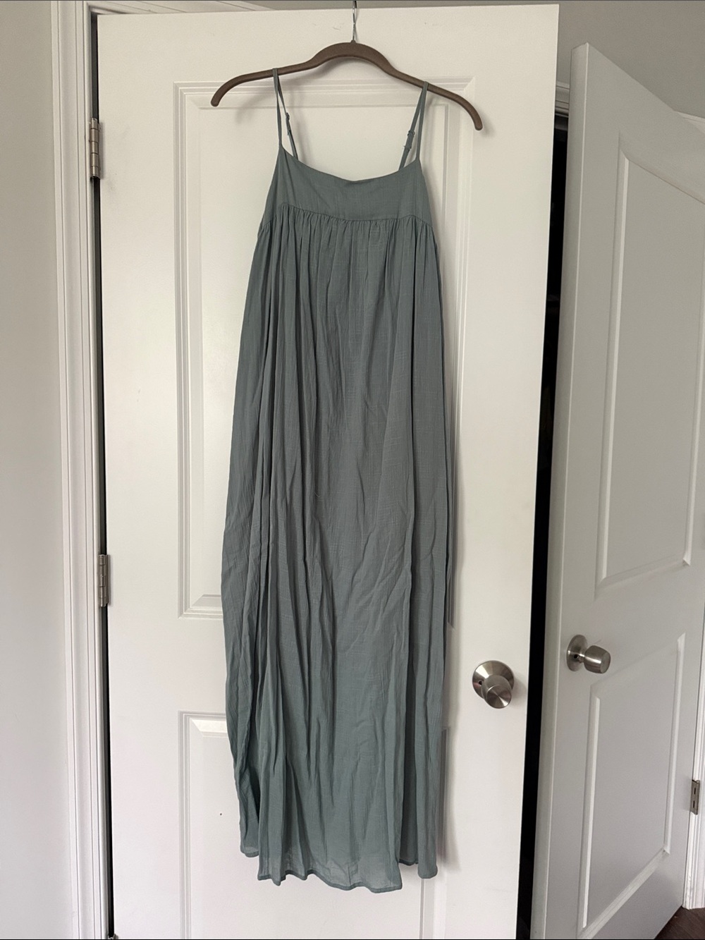 Listicle Sage Green Spaghetti Strap Maxi Dress